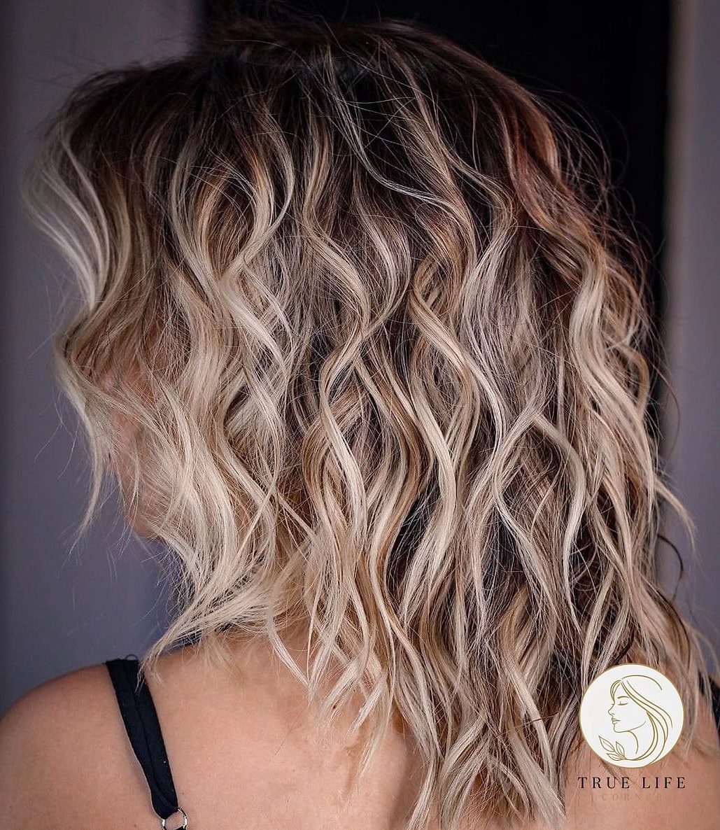 25 Hairstyles For Medium Length Hair With Layers That Are Trending on Pinterest This Week 14 Beachy Waves with Long Layers