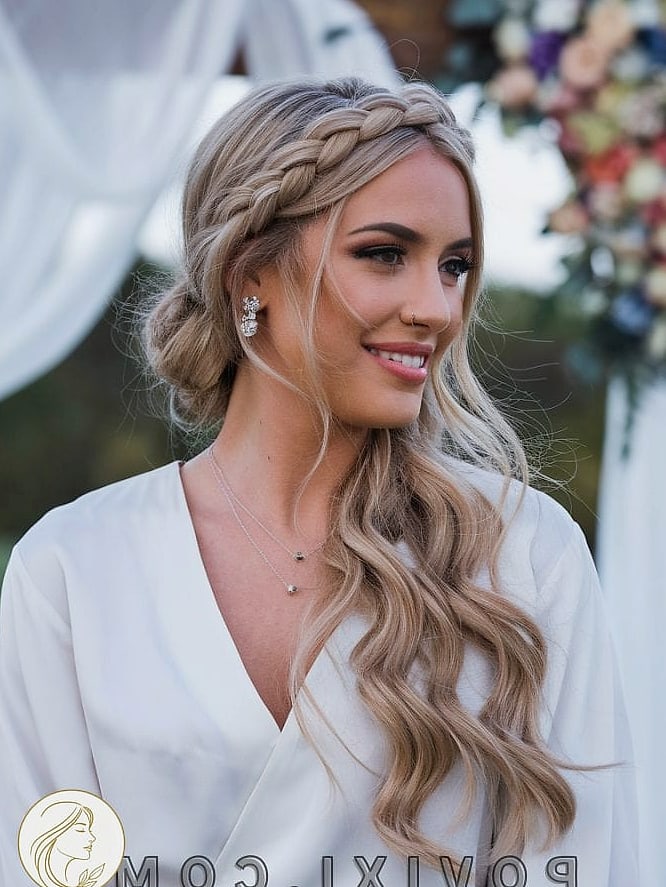 10 Wedding Guest Hairstyles For Short Hair to Save Before They Blow Up 7 Braided Crown