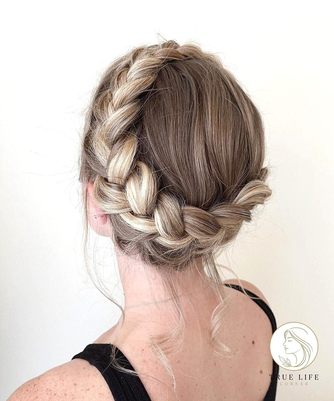 19 Cute Easy Hairstyles For Medium Hair for When You Need a Fresh Change 7 Braided Crown