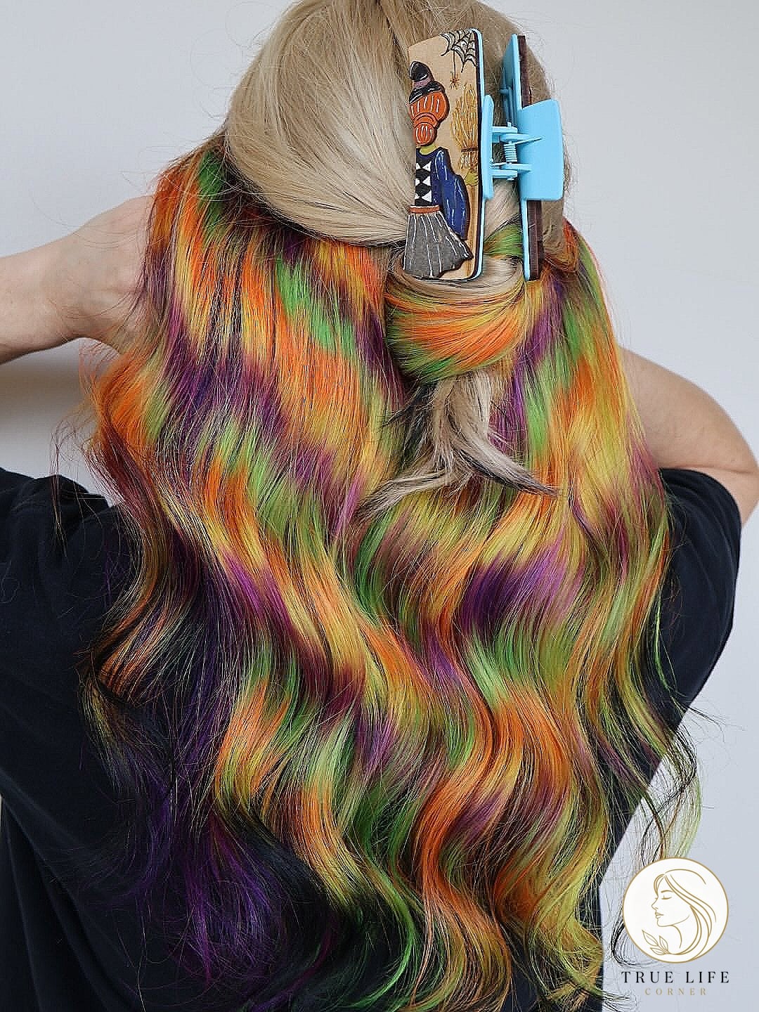 13 Claw Clip Hairstyles Long Hair Ideas You Need to Try Right Now 13 Curly Hair Claw Clip Pineapple Updo