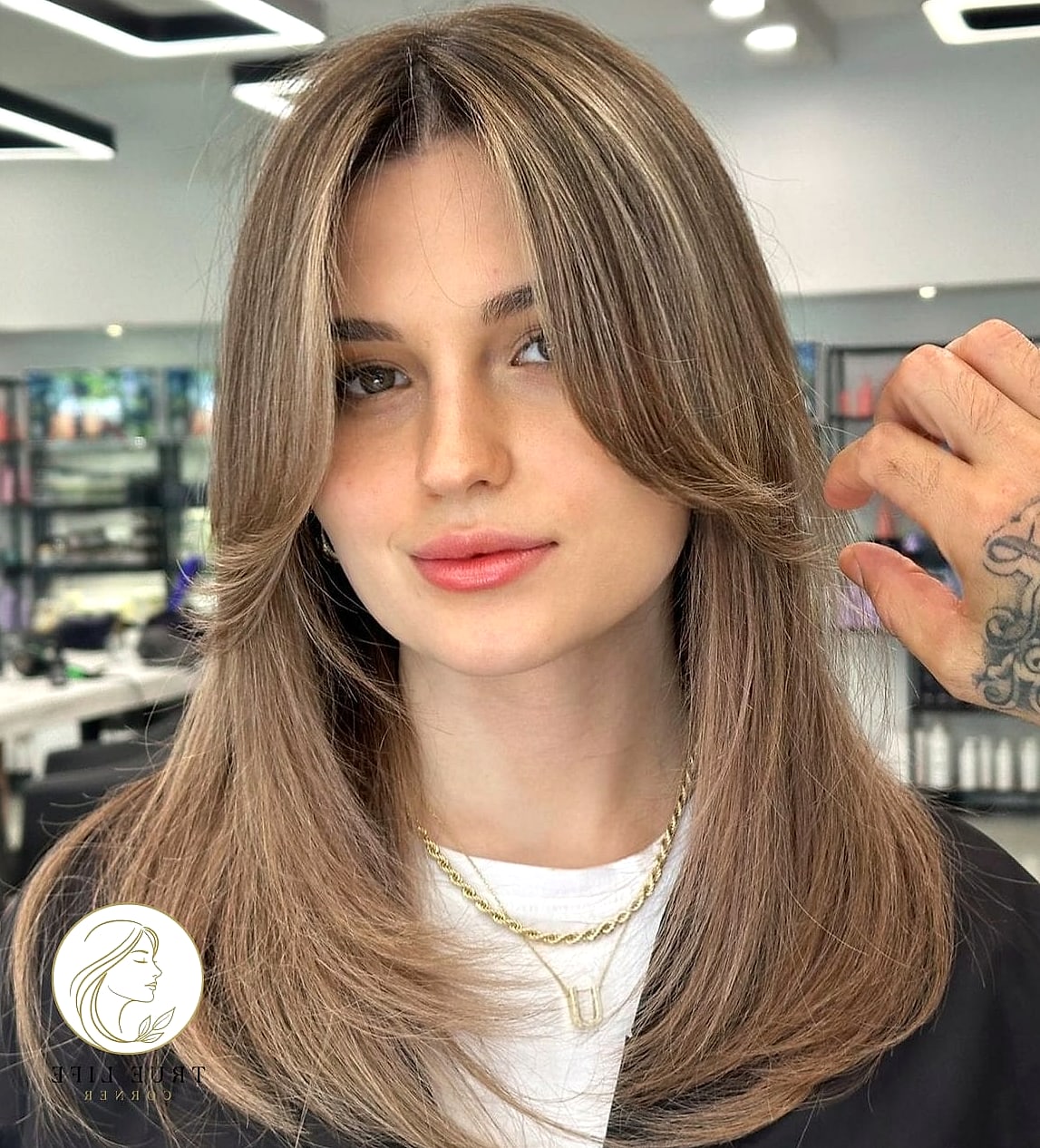 Curtain Bangs With Loose Waves