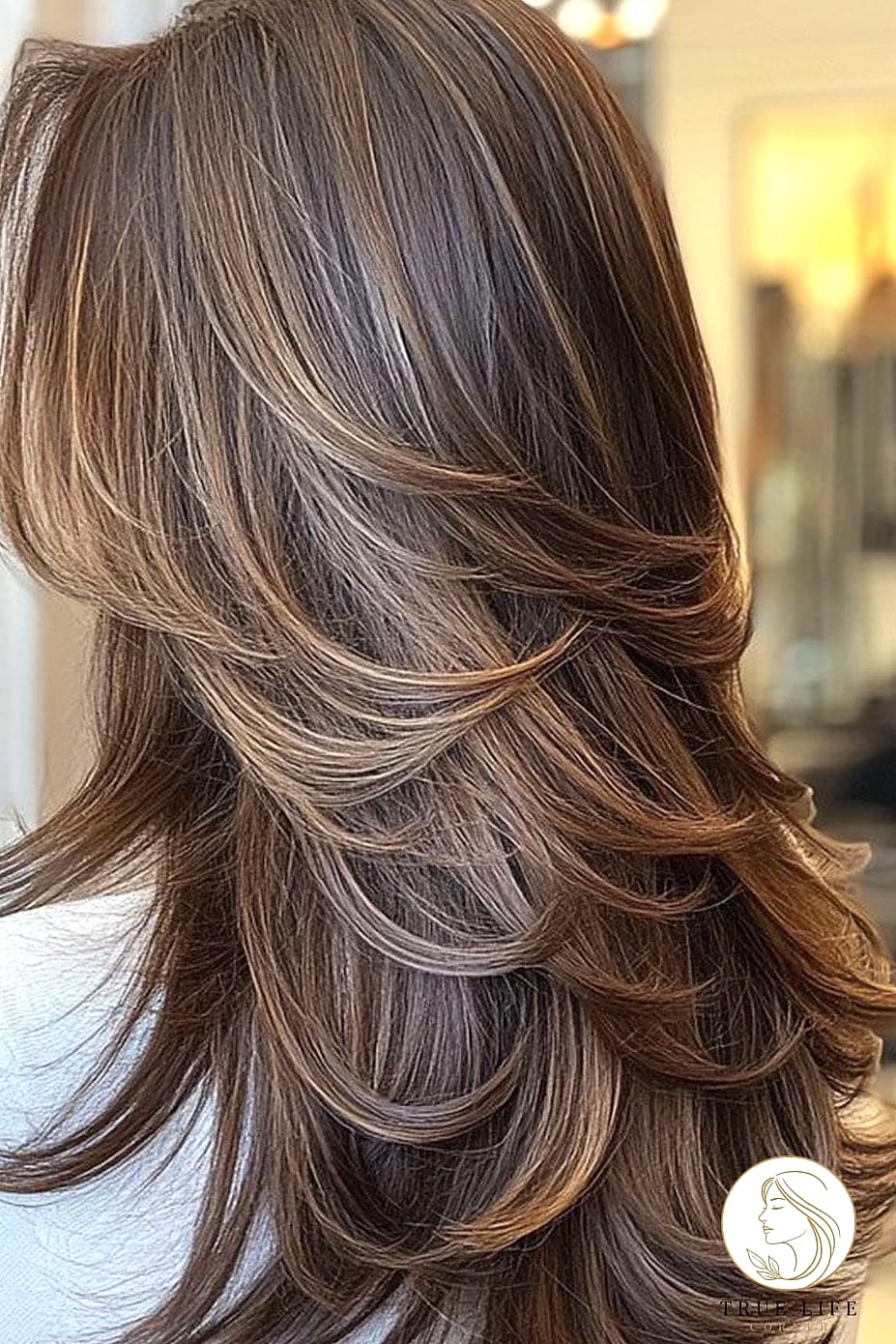19 Cute Easy Hairstyles For Medium Hair for When You Need a Fresh Change 10 Feathered Layers With Side Part