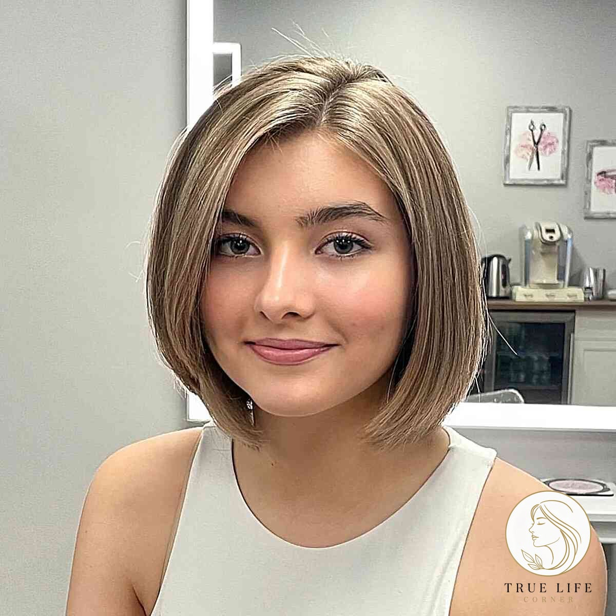 20 Hairstyles For Short Straight Hair Black Everyone Is Pinning Right Now 18 Feminine Side-Parted Straight Bob