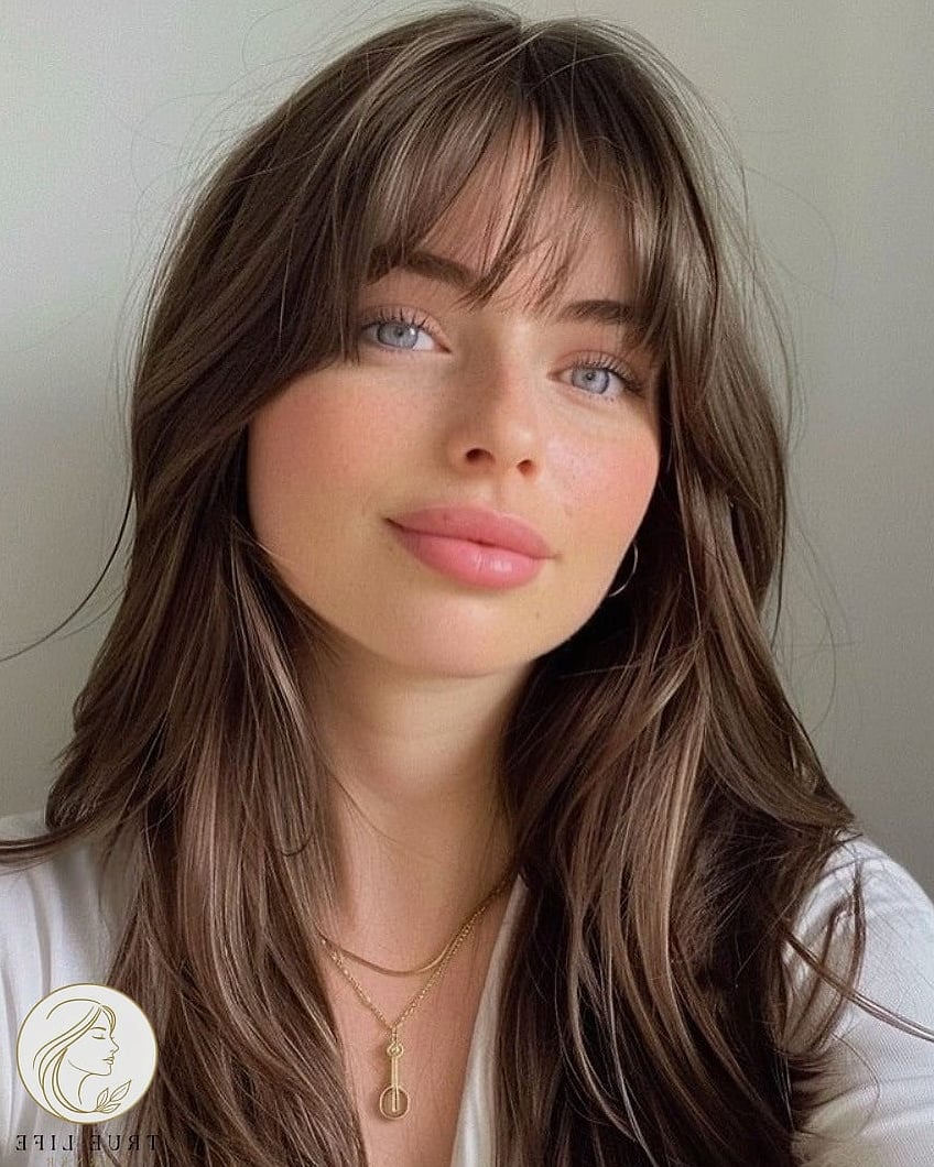 30 Quick Easy Hairstyles For Medium Hair Inspo That's Giving Us Everything 19 Glossy Straight Style with Blunt Ends