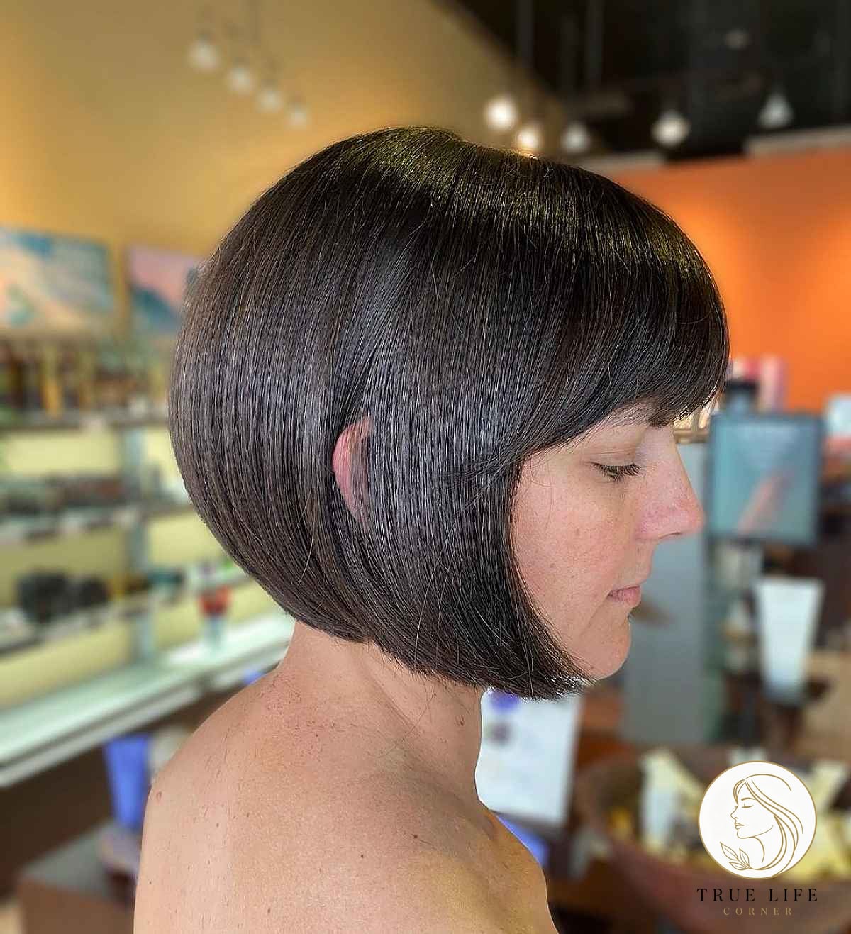20 Hairstyles For Short Straight Hair Black Everyone Is Pinning Right Now 16 Jaw-Length Straight Bob on Thick Hair