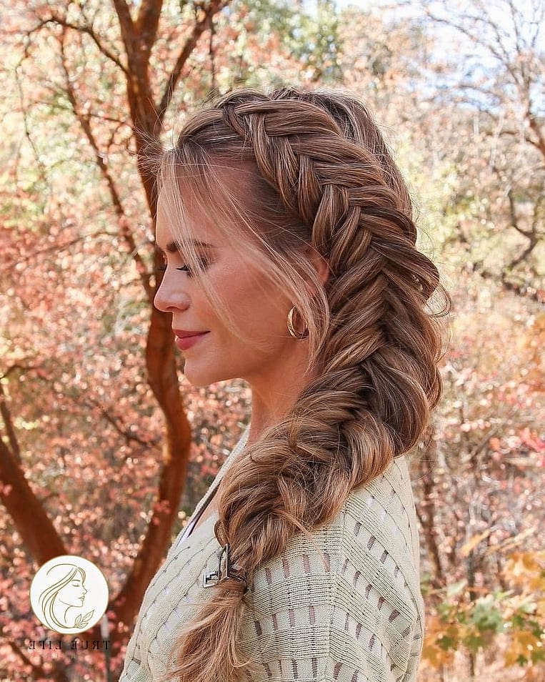 19 Cute Easy Hairstyles For Medium Hair for When You Need a Fresh Change 19 Loose Fishtail Braid