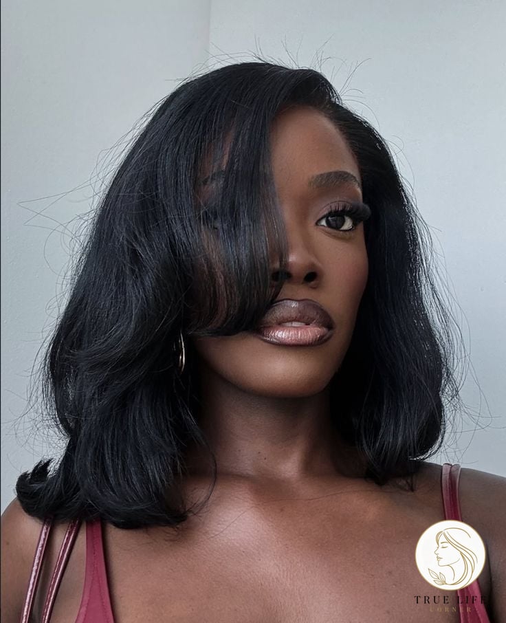 13 Cute Medium Length Hairstyles Everyone Is Pinning Right Now 2 Medium Length Side Part