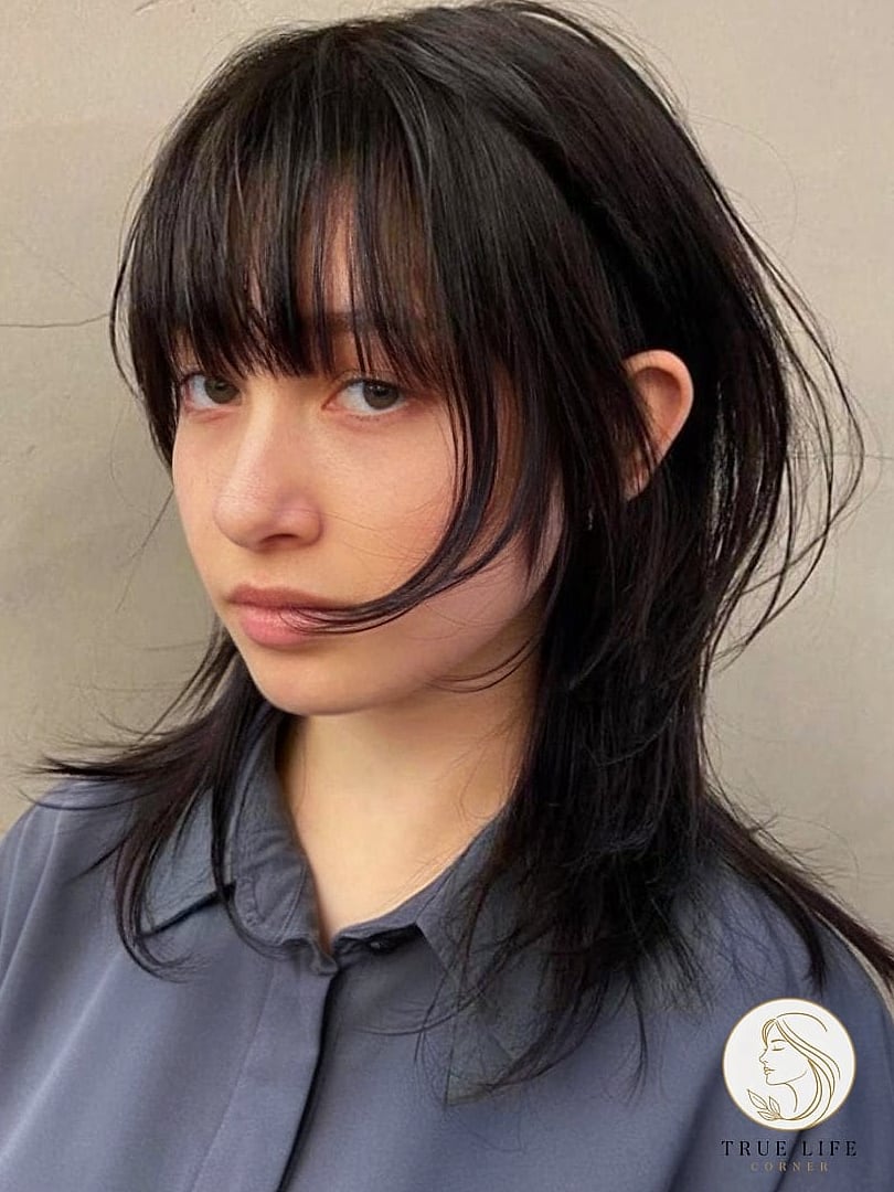 25 Hairstyles For Medium Length Hair With Layers That Are Trending on Pinterest This Week 18 Medium Length Hime Cut