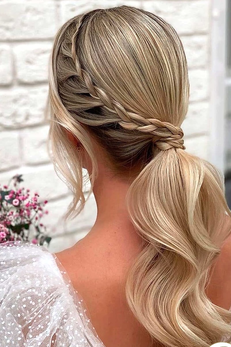 The Ponytail with a Twist