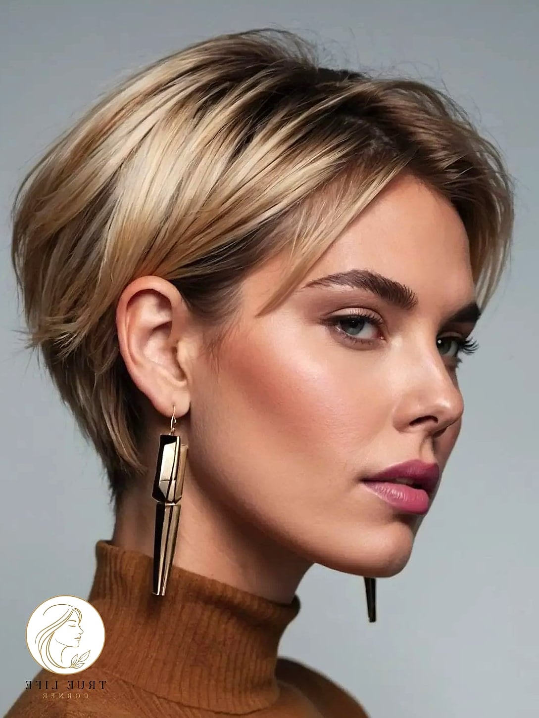 13 Sleek Hairstyles Short Hair That Belong on Your Inspiration Board 13 Short Shag with Sleek Ends