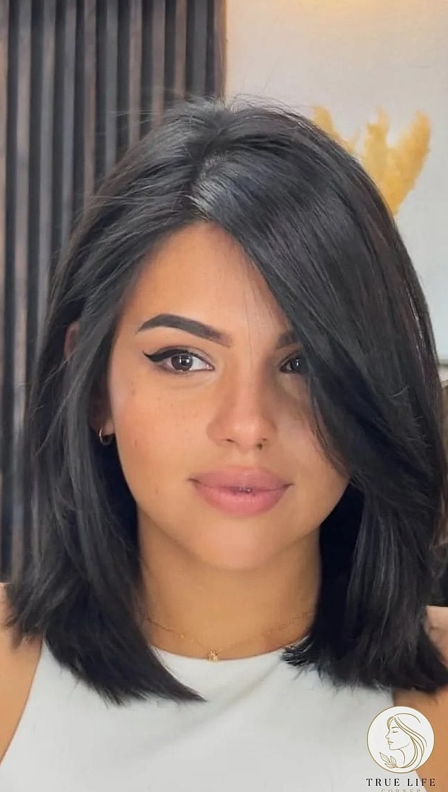 13 Sleek Hairstyles Short Hair That Belong on Your Inspiration Board 10 Sleek Bob with a Deep Side Part