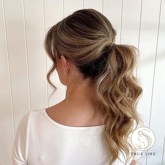 19 Cute Easy Hairstyles For Medium Hair for When You Need a Fresh Change 5 Sleek Low Ponytail