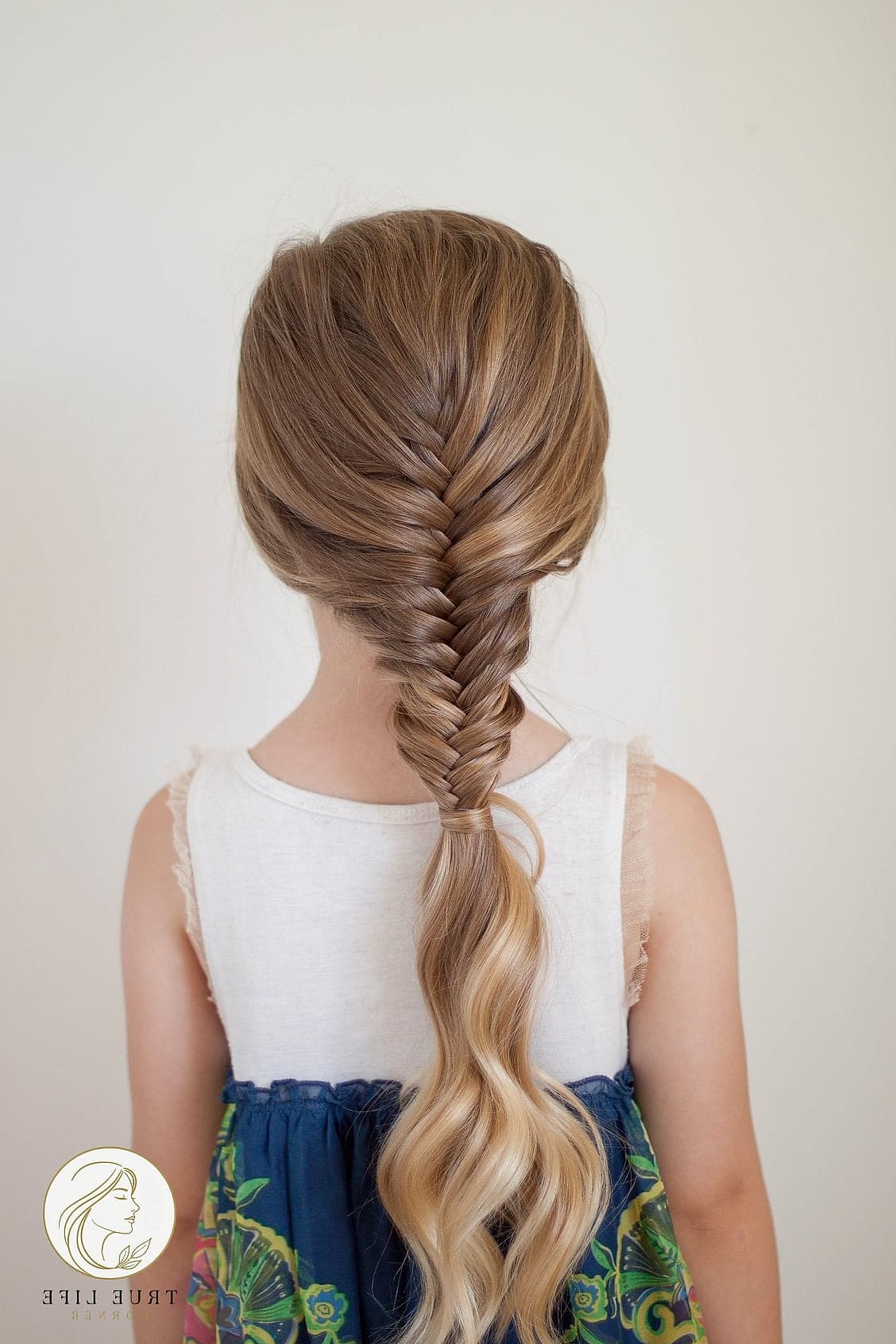 17 Cute Hairstyles For Long Hair Inspo That's Giving Us Everything 5 Soft Fishtail Braid