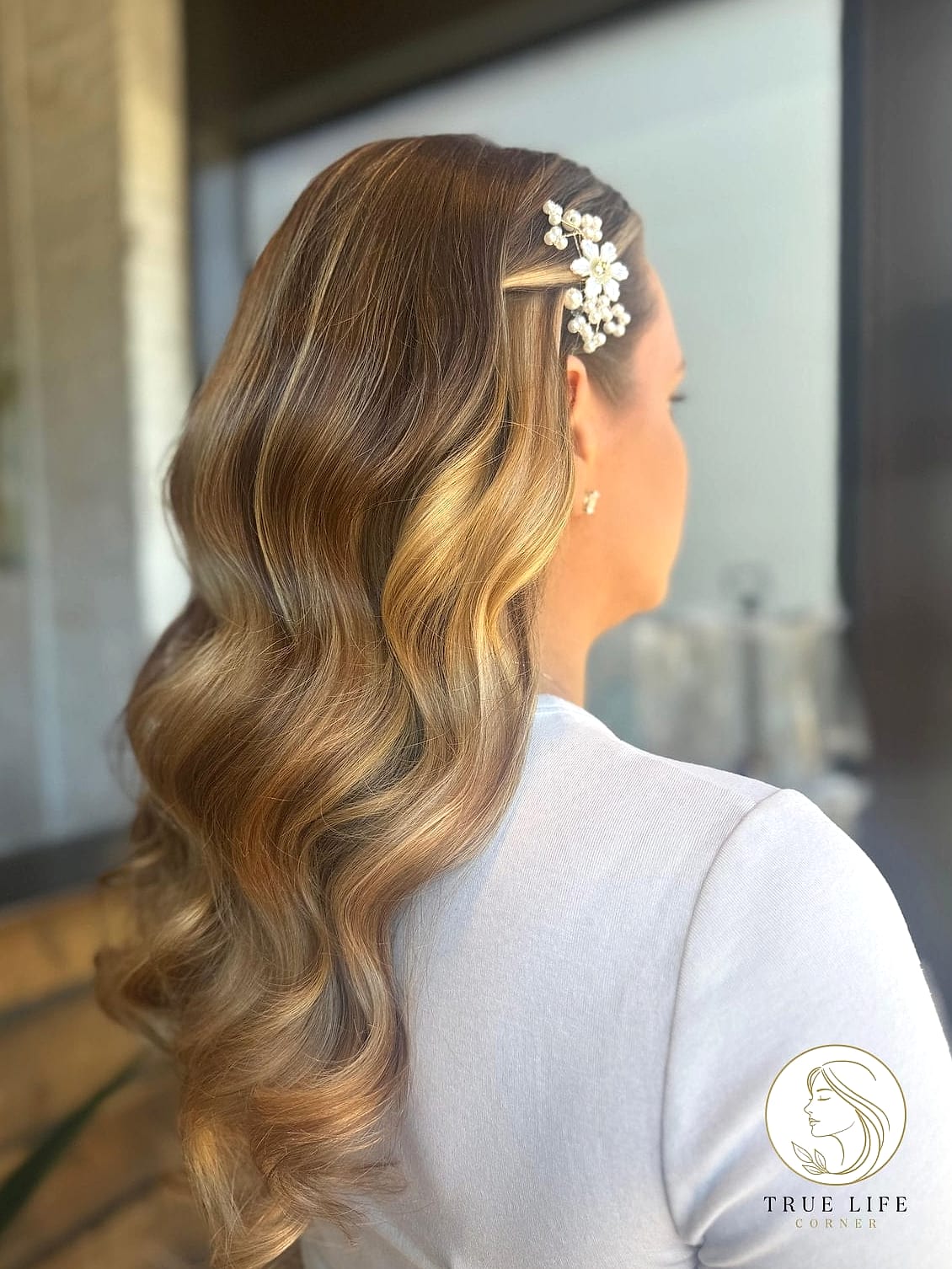 Soft Glam Waves with Volume