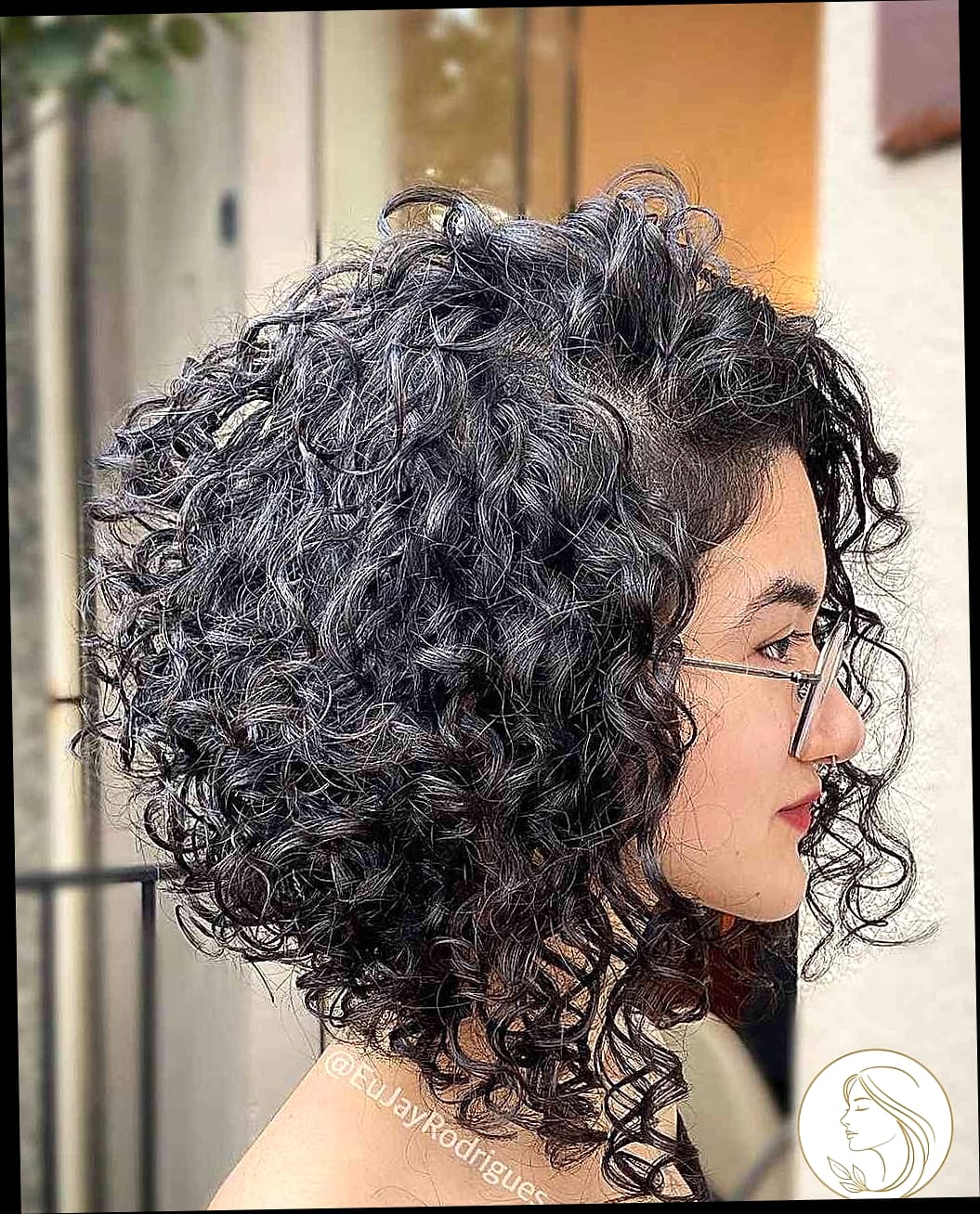 7 Hairstyles For Short Hair Curly We're Obsessed With Right Now 6 The Textured Bob Flip