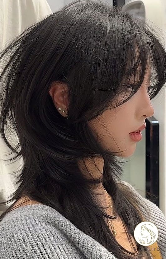 17 Cute Hairstyles For Long Hair Inspo That's Giving Us Everything 10 Wolf Cut with Long Layers