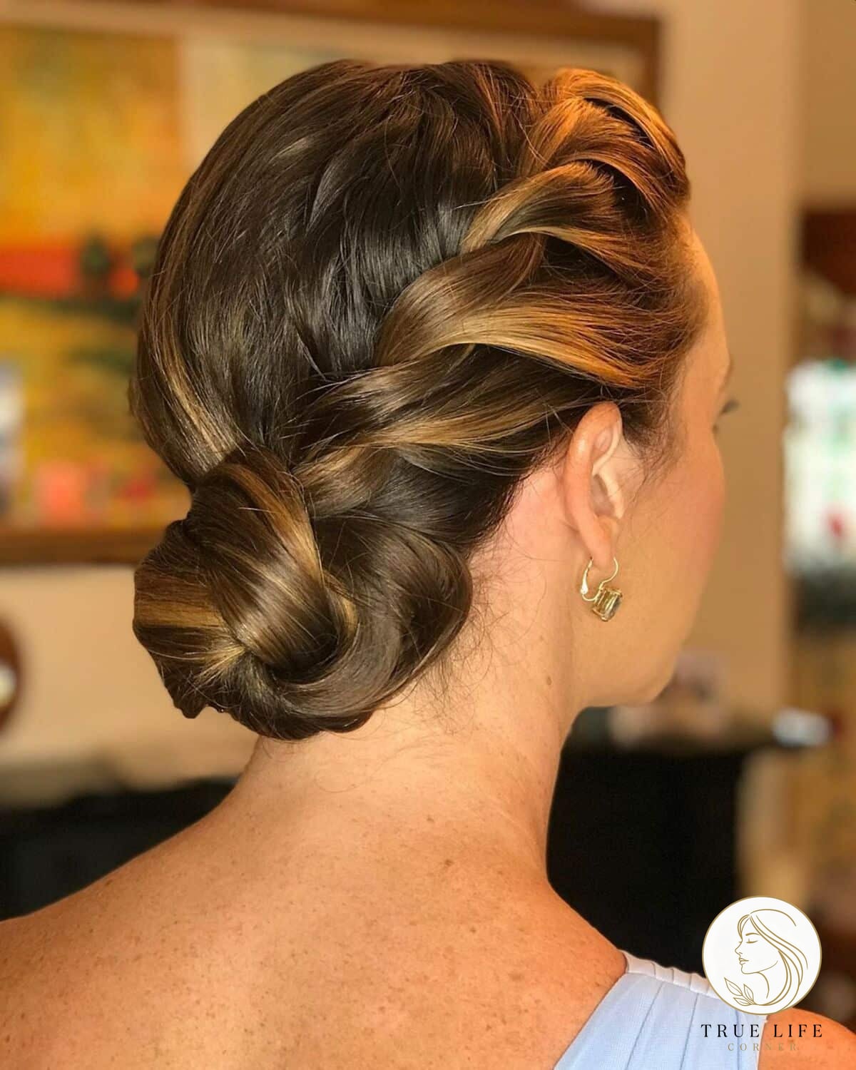 27 Side Braid Hairstyles Everyone Is Pinning Right Now 3 Adorable Side Braid with a Bun