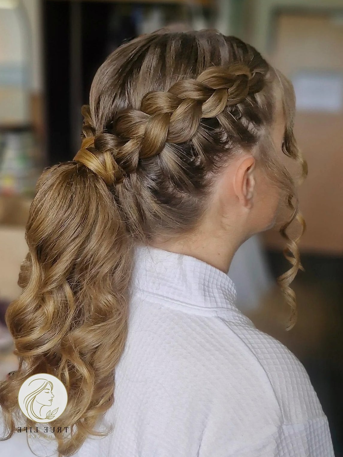 27 Side Braid Hairstyles Everyone Is Pinning Right Now 25 Braided Side Ponytail with Ribbon