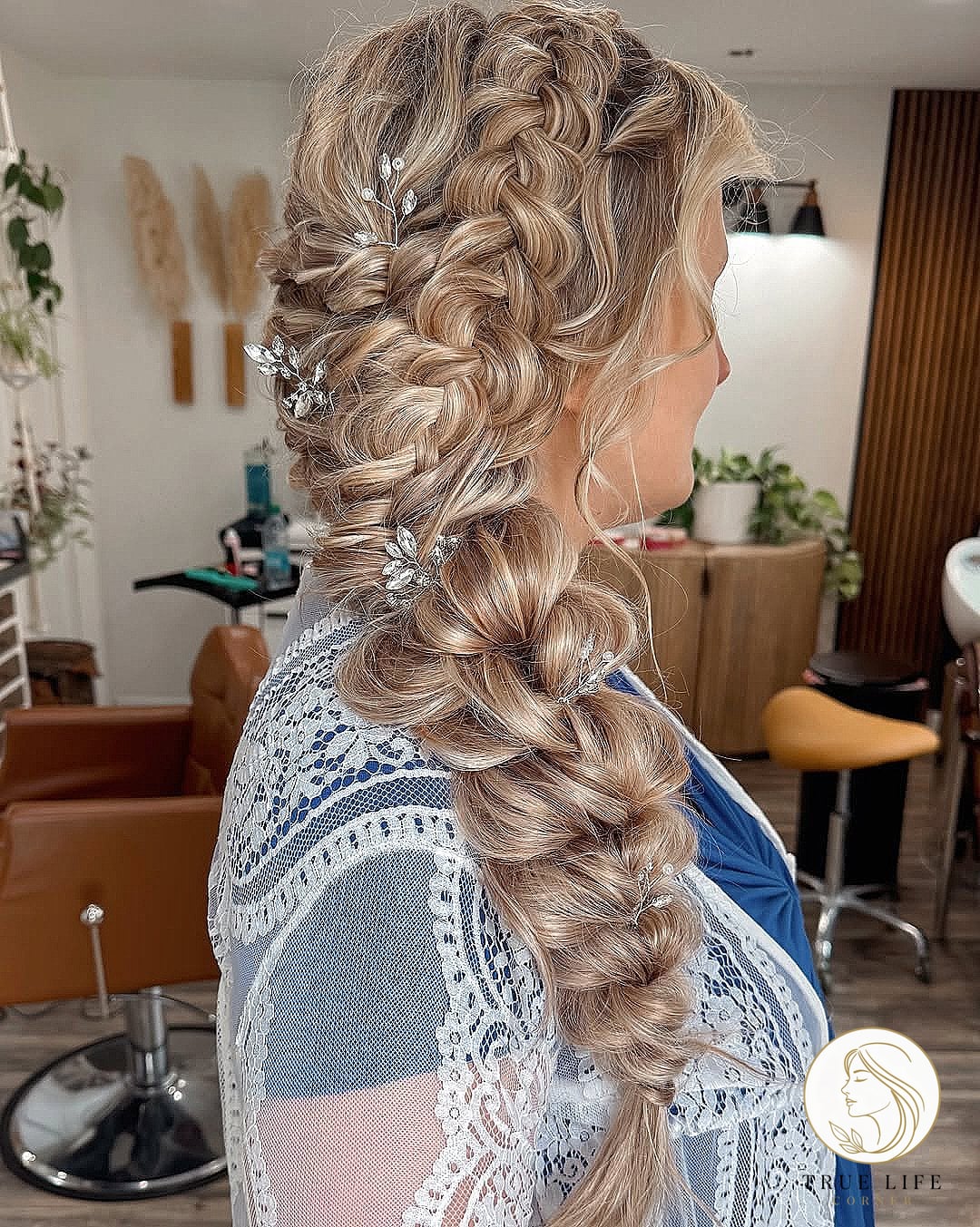 27 Side Braid Hairstyles Everyone Is Pinning Right Now 2 Gorgeous Blonde Mermaid Side Braid