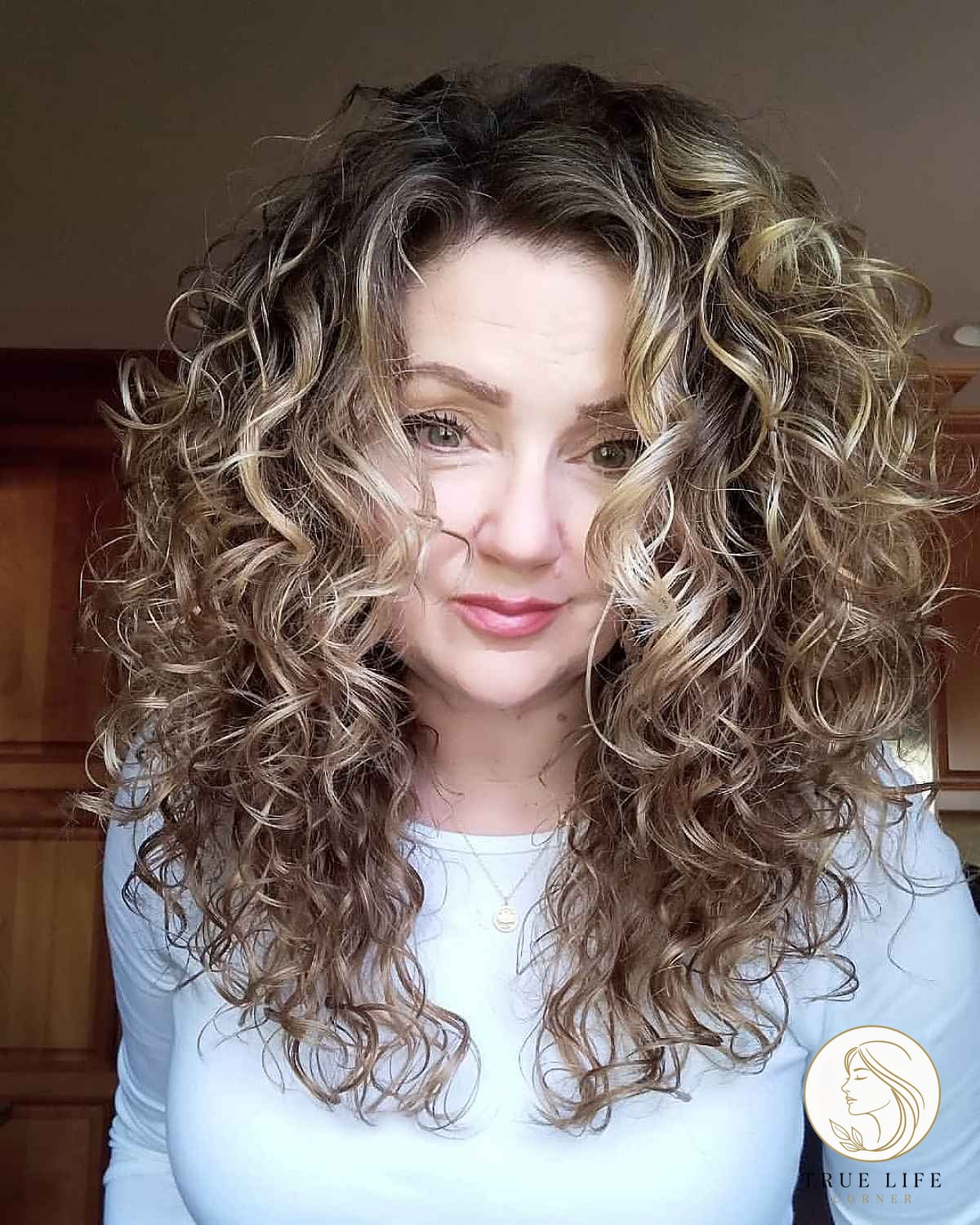 18 Hair Cut For Long Hair With Layers V Cut You'll Want to Re-Create Immediately 11 Long Bouncy Curls with Shorter Layers