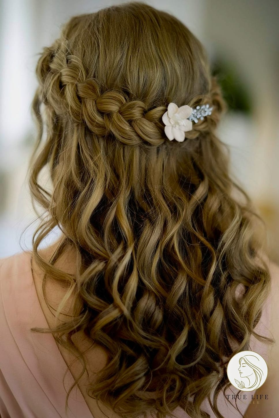 Long Loose Curls With a Half-Up Twisted Crown