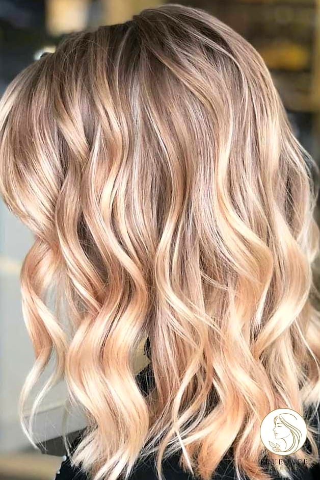 Soft Waves for Medium-Length Hair on Round Faces
