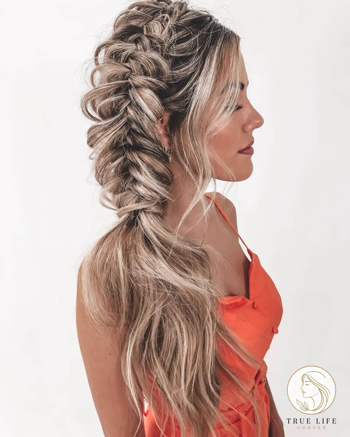 27 Side Braid Hairstyles Everyone Is Pinning Right Now 6 Stylish Side Fishtail Braid