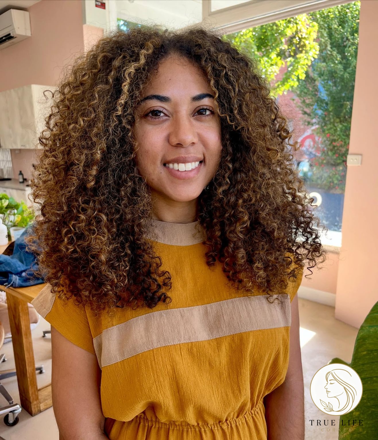 18 Hair Cut For Long Hair With Layers V Cut You'll Want to Re-Create Immediately 2 Voluminous Long Layered Curly Cut with Caramel Balayage