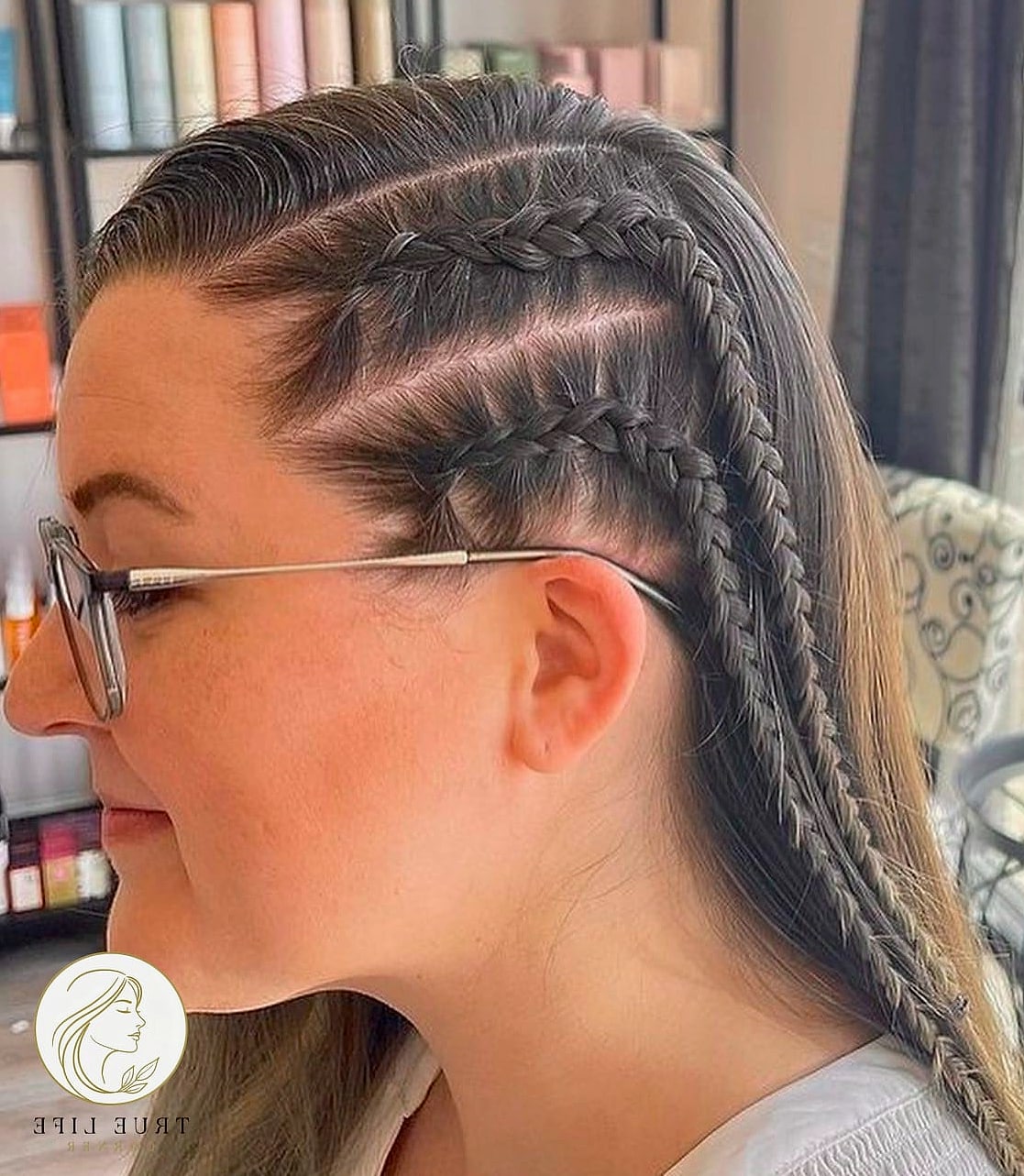 27 Side Braid Hairstyles Everyone Is Pinning Right Now 26 Wet-Look Side Braid